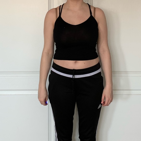 Black cropped tank top - Picture 3 of 5